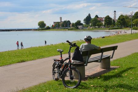 El carril bici alrededor del Lago de Constanza - Langenargen